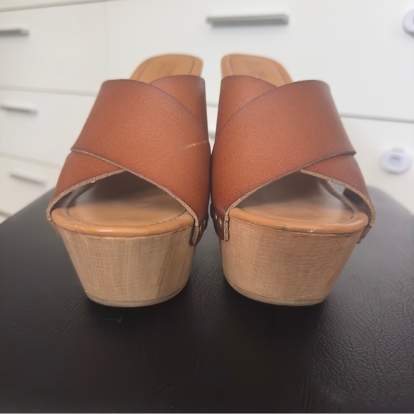 Women’s Brown Wedge Platform Heels Size 8 - Picture 2 of 6